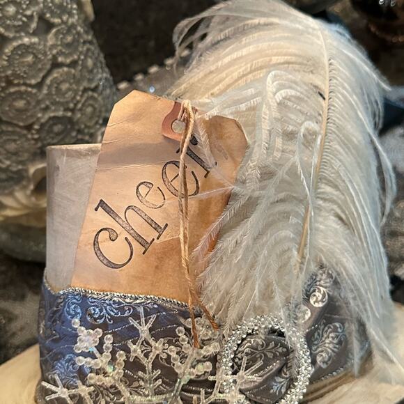 Etsy adorable handcrafted Cheer Christmas Top Hat Snowflake Ostrich Feather new - Picture 2 of 5